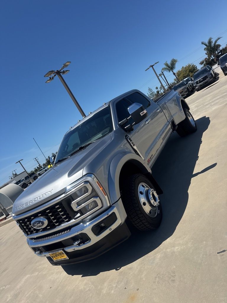 2023 Ford F-450 photo 2