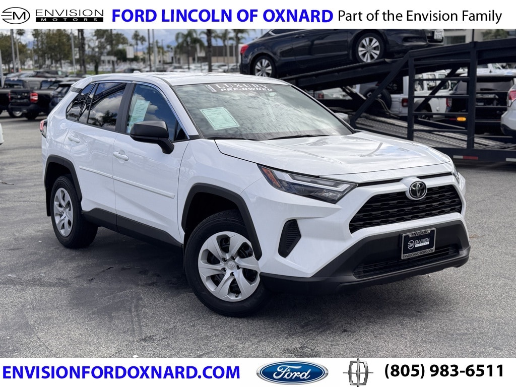2024 Toyota RAV4 LE's photo