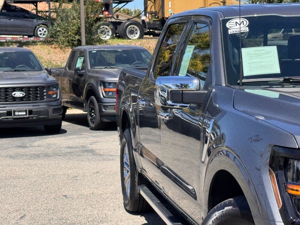 2025 Ford F-150 XLT photo 4