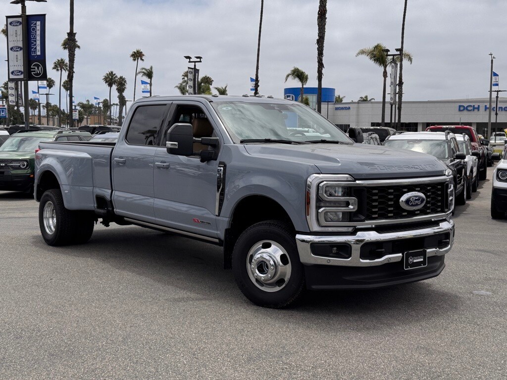 2025 Ford F-350 XL photo 2