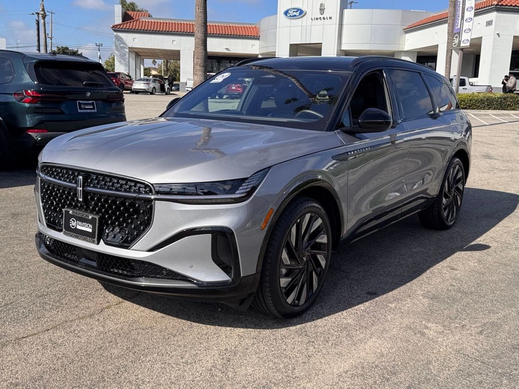 2025 Lincoln Nautilus Reserve photo 6