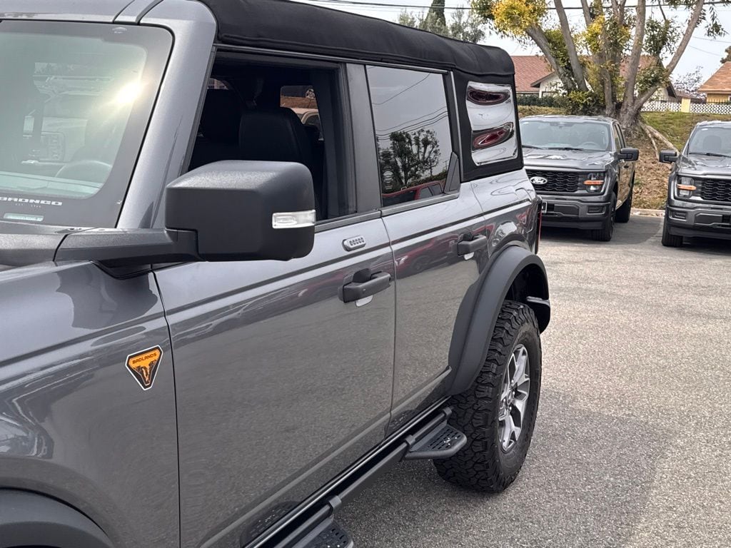 2023 Ford Bronco photo 3