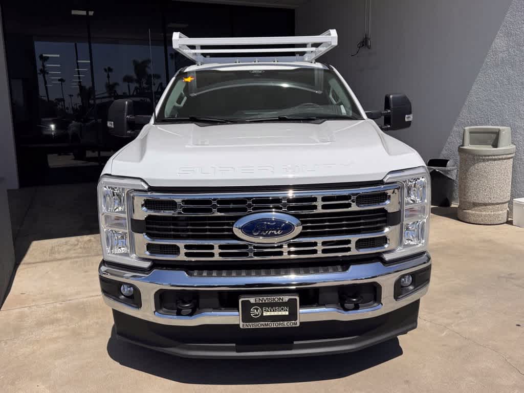 2025 Ford F-350 Super Duty Chassis Cab XL - Photo 6