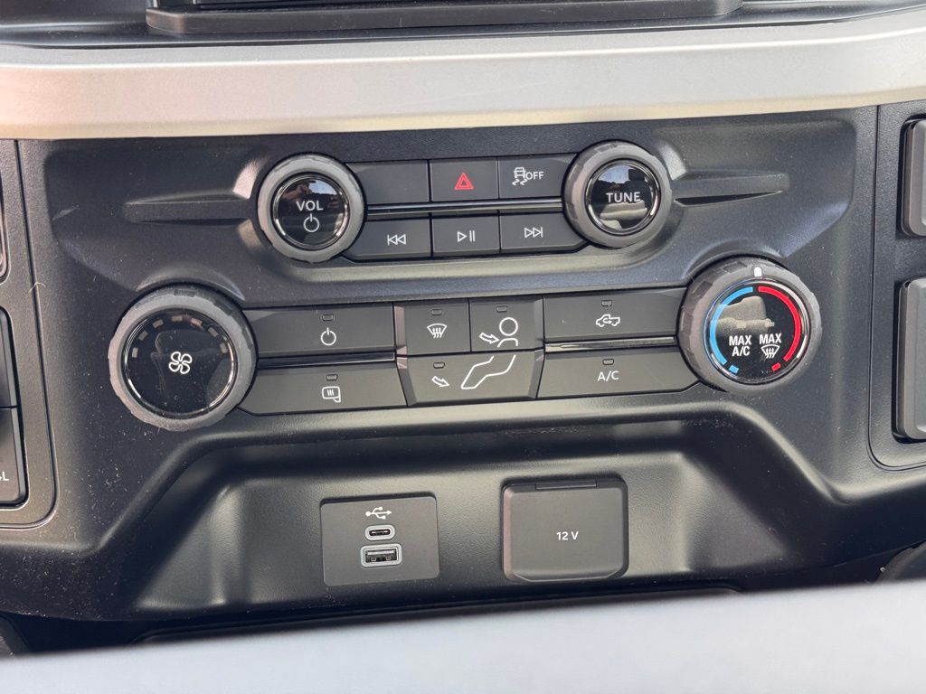 2025 Ford F-350 Super Duty XLT - Photo 23