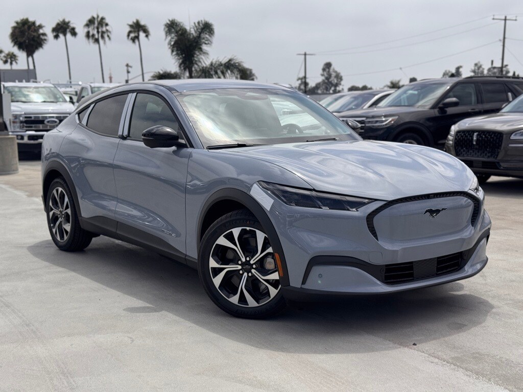 2025 Ford Mustang Mach-E Select photo 2