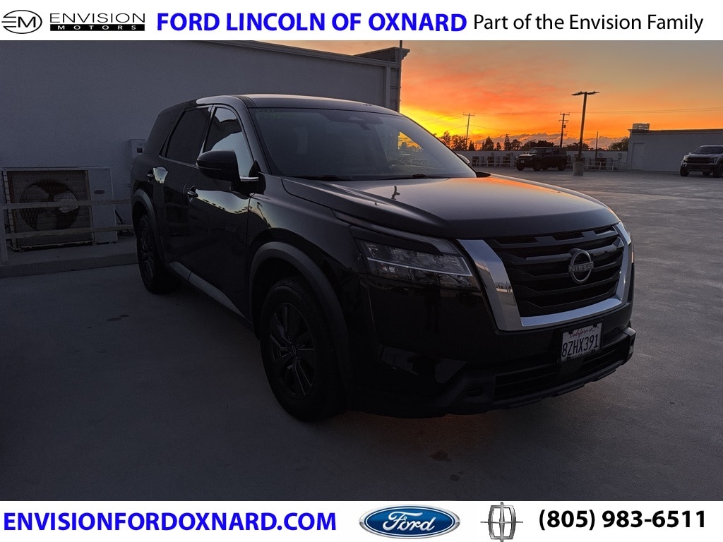 2022 Nissan Pathfinder S's photo