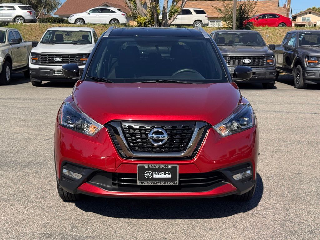 2019 Nissan Kicks SR photo 5