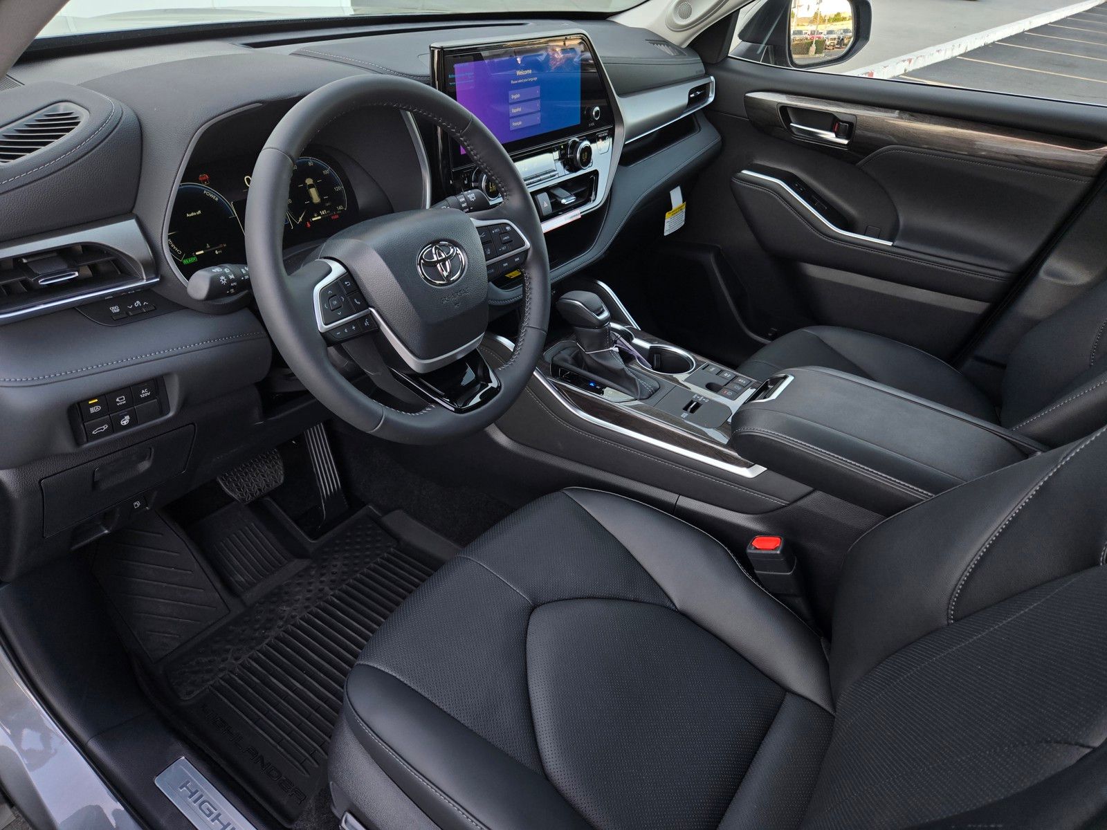 2026 Toyota Highlander Limited - Photo 8