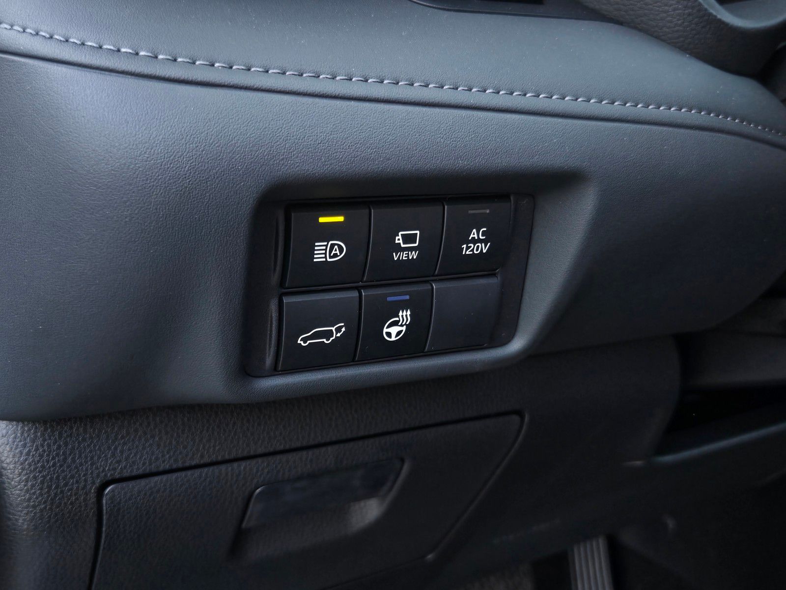 2026 Toyota Highlander Limited - Photo 18