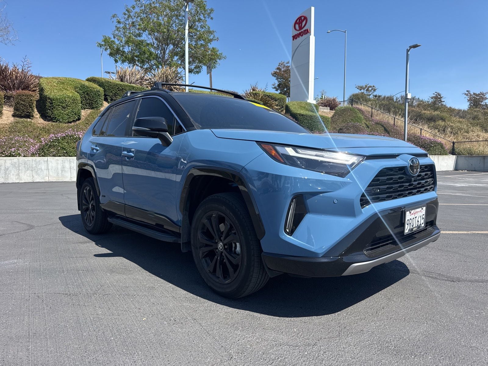 2025 Toyota RAV4 Hybrid XSE AWD's photo
