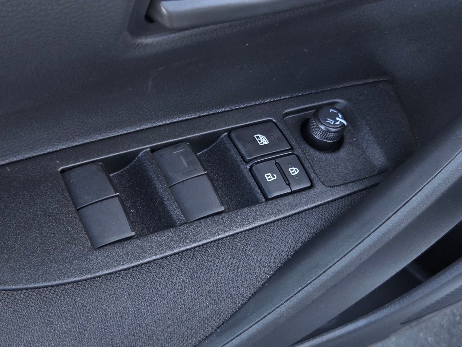 2026 Toyota Corolla LE - Photo 10