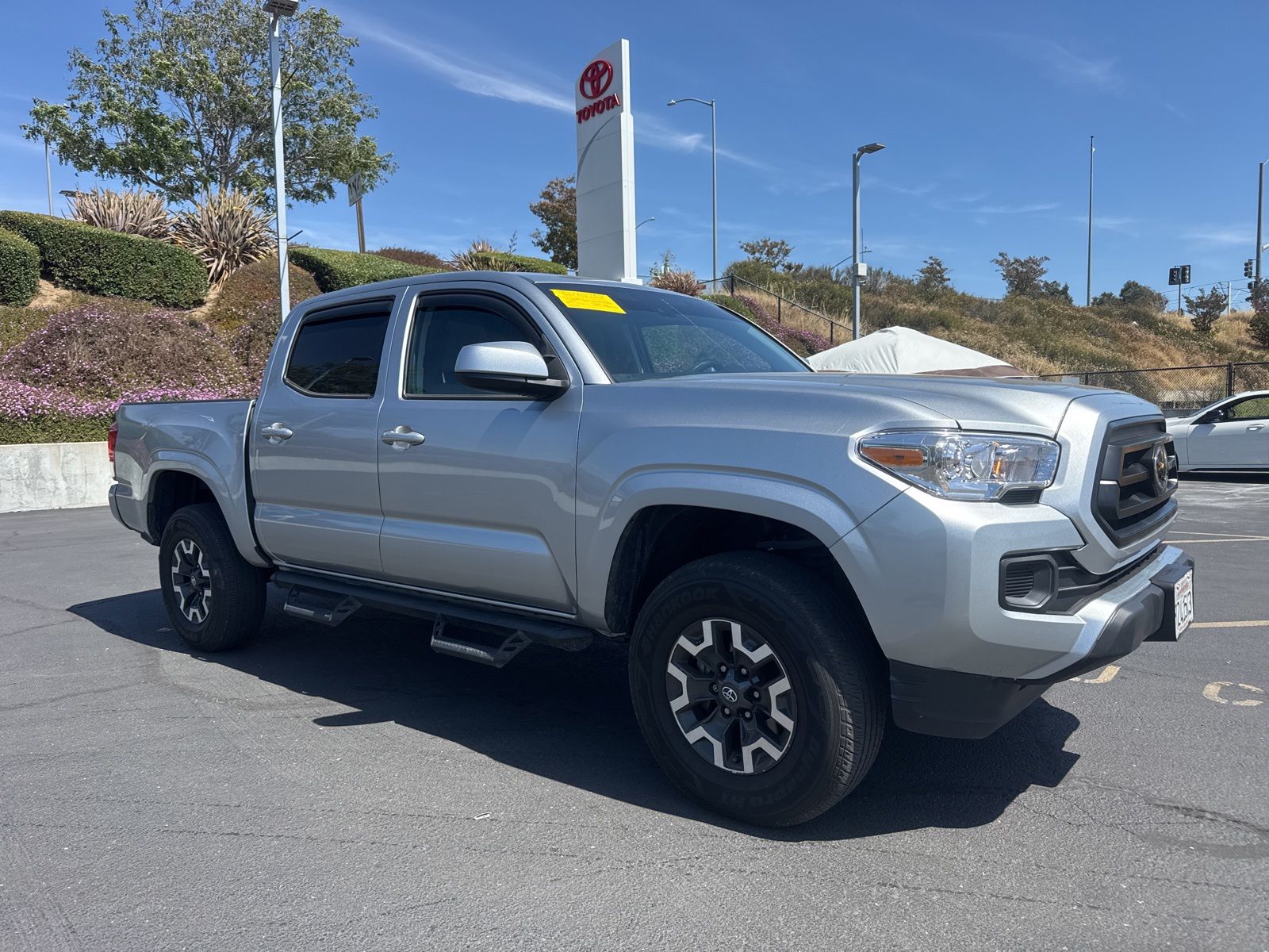 2023 Toyota Tacoma SR Double Cab 4WD V6 Auto Short Bed's photo