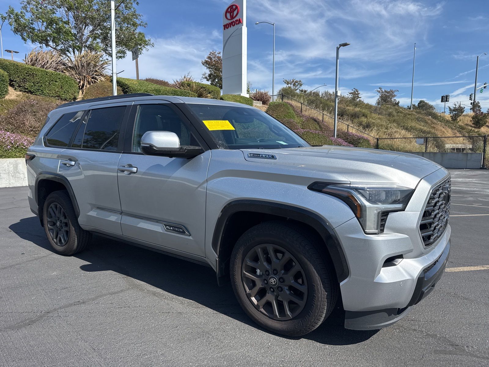 2026 Toyota Sequoia Platinum 4WD i-FORCE MAX Hybrid's photo