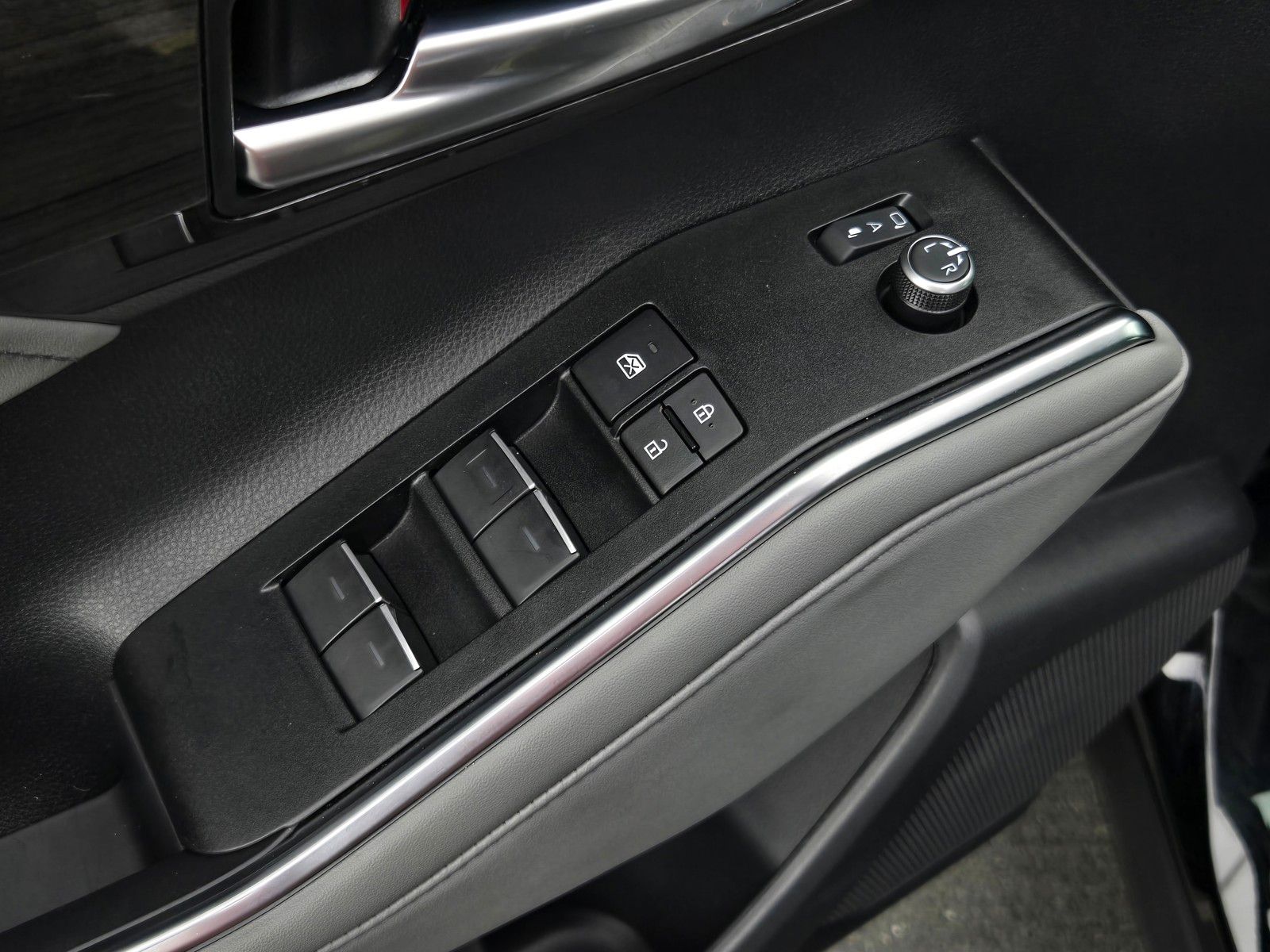 2026 Toyota Highlander Platinum - Photo 9