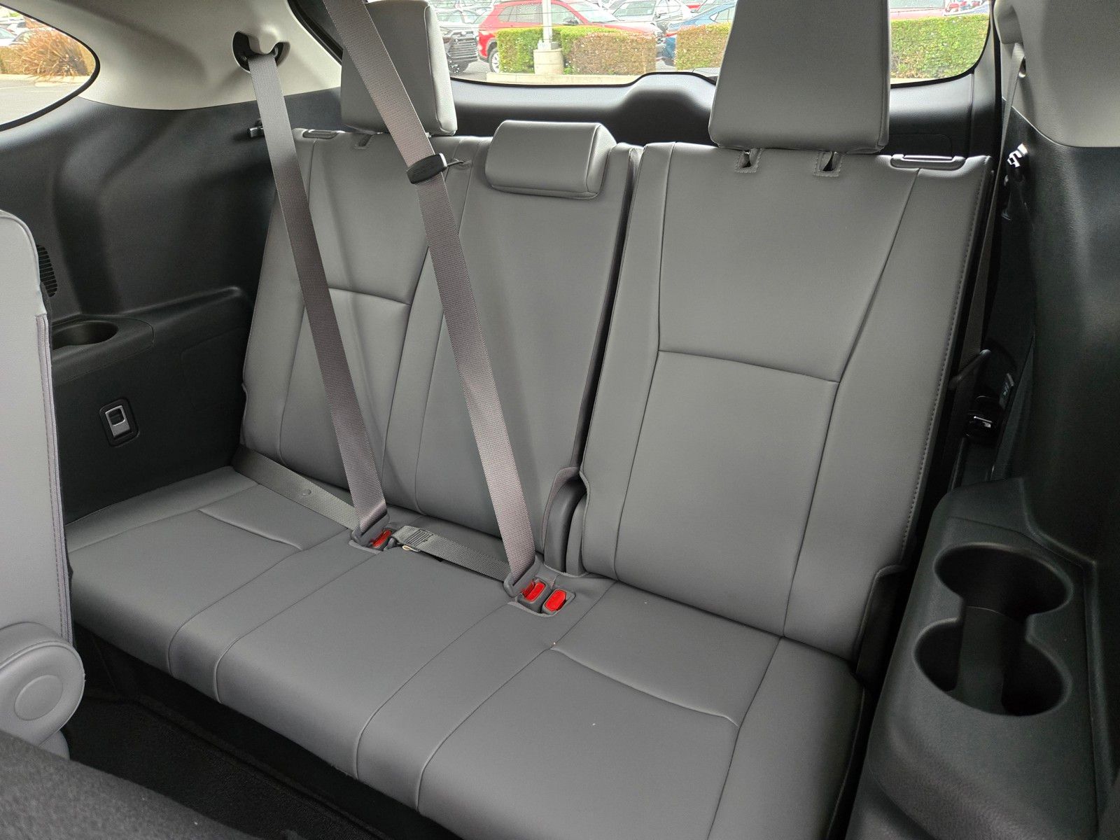 2026 Toyota Highlander Platinum - Photo 11