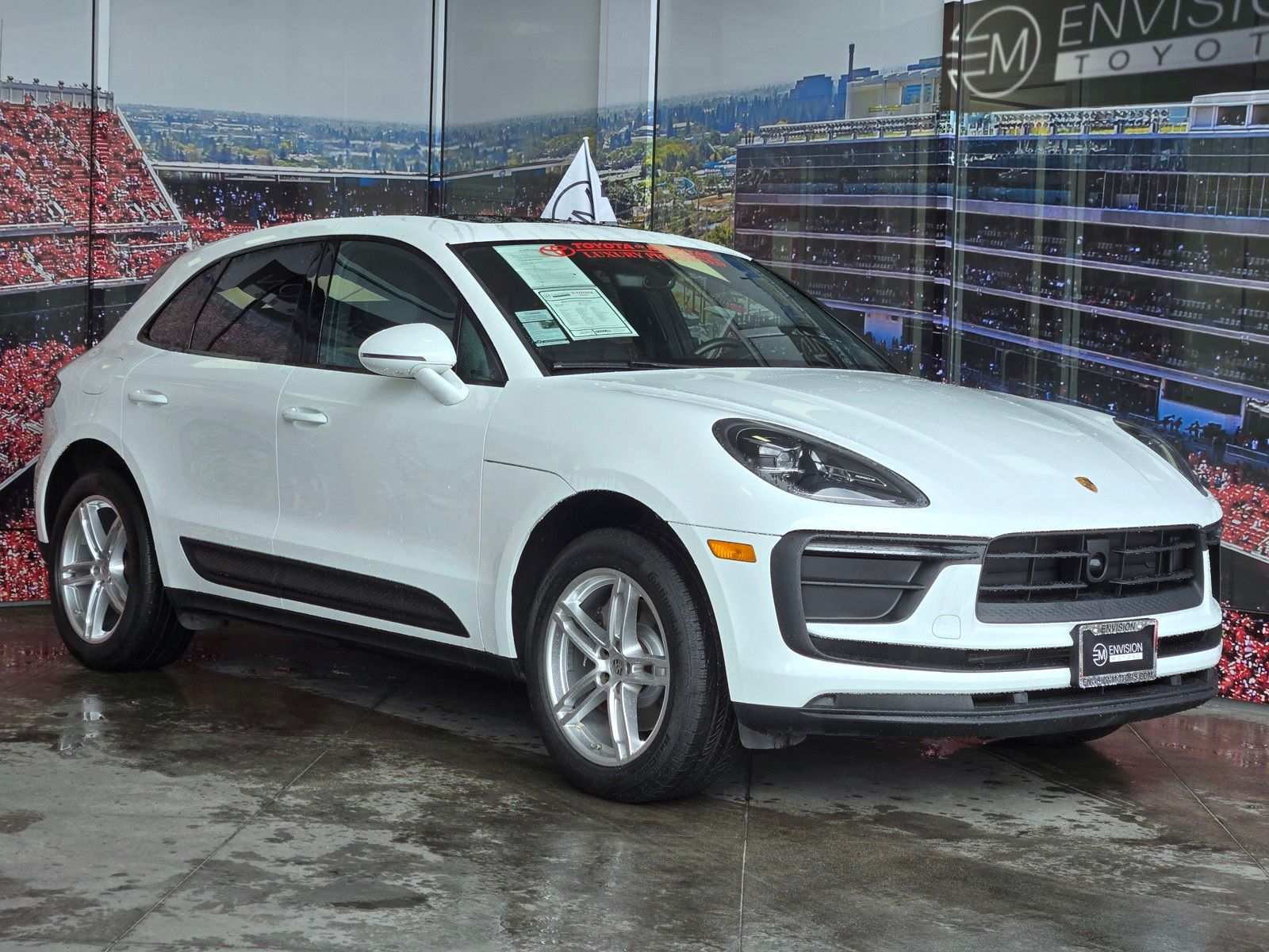 2024 Porsche Macan -'s photo