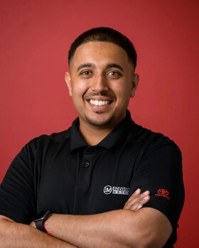 Staff member Tarandeep Summan from ID_f850a9