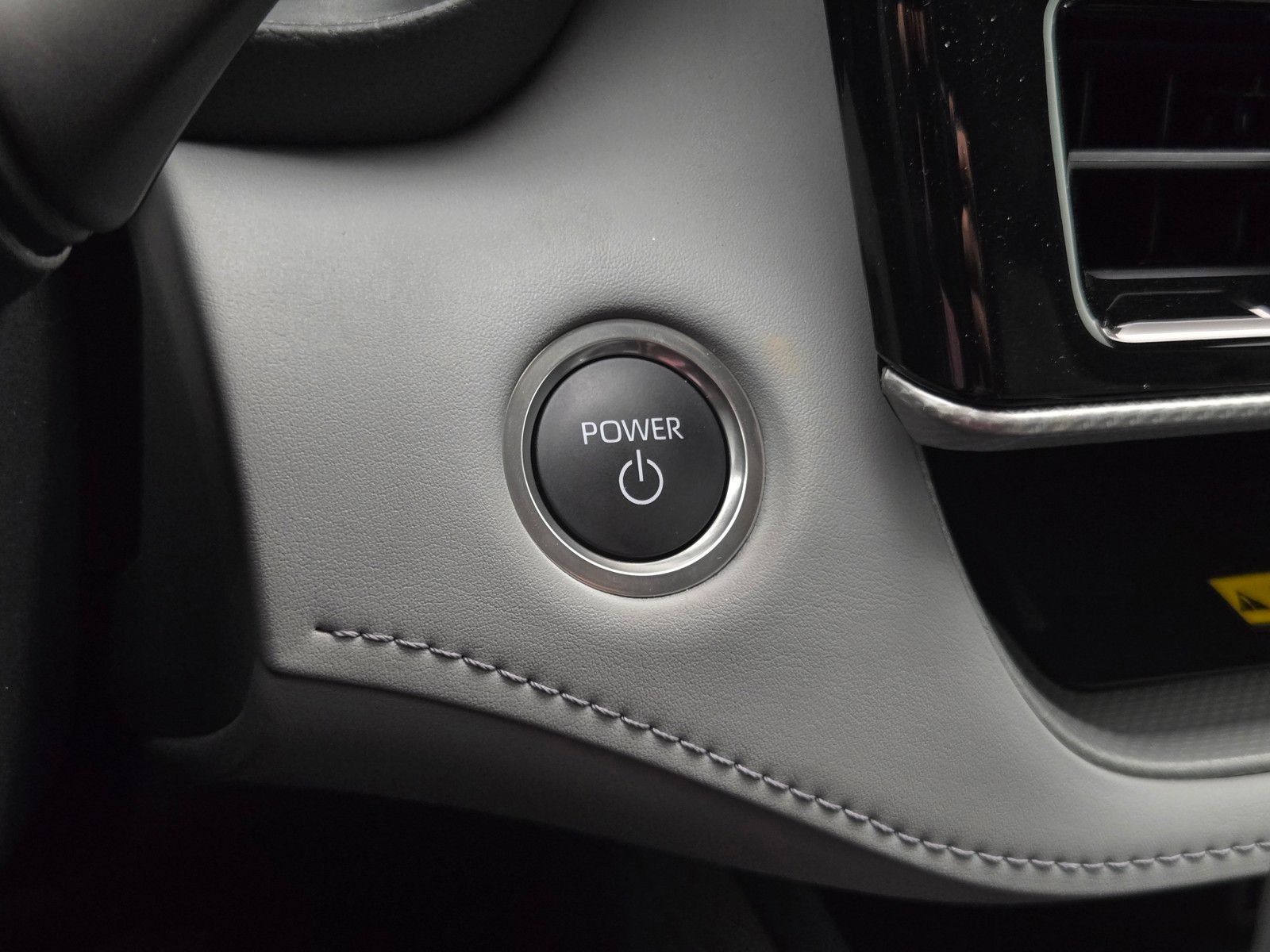 2026 Toyota Highlander Platinum - Photo 22