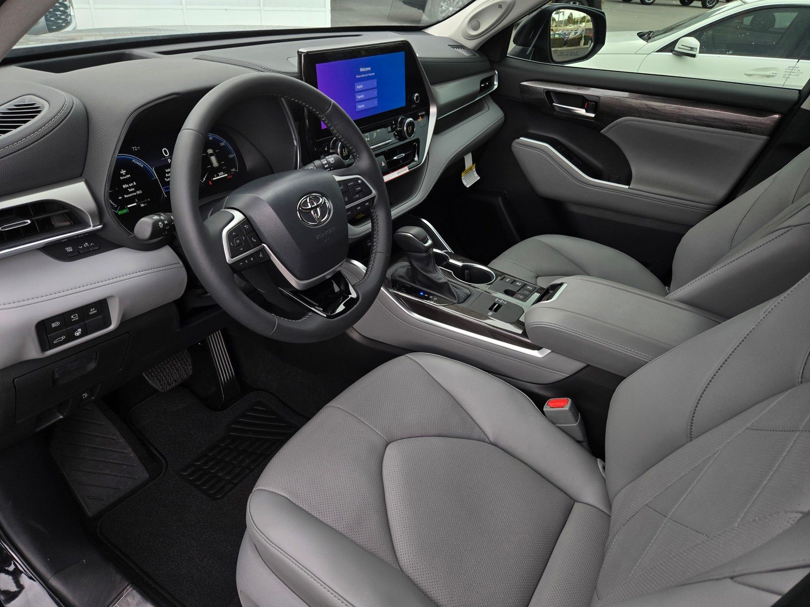 2026 Toyota Highlander Platinum - Photo 7