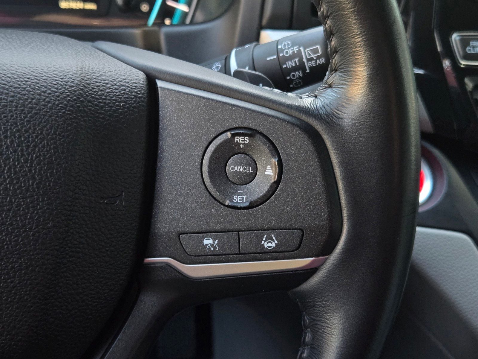 2024 Honda Odyssey EX-L - Photo 23