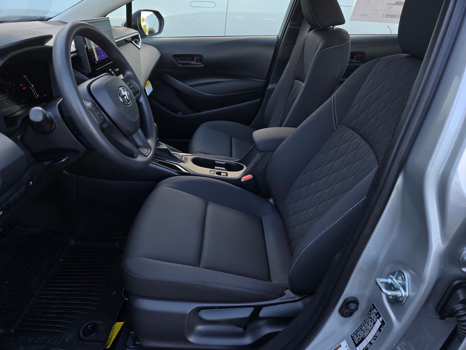 2026 Toyota Corolla LE - Photo 15