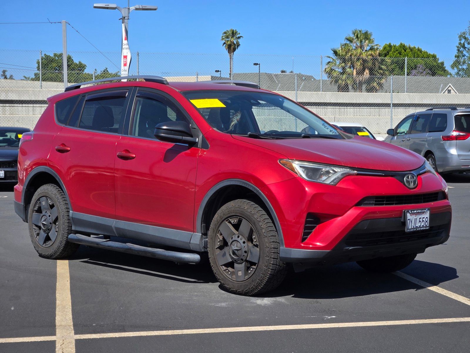 2017 Toyota RAV4 LE's photo