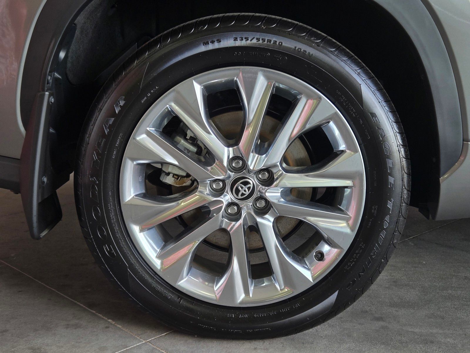 2026 Toyota Highlander Limited - Photo 5