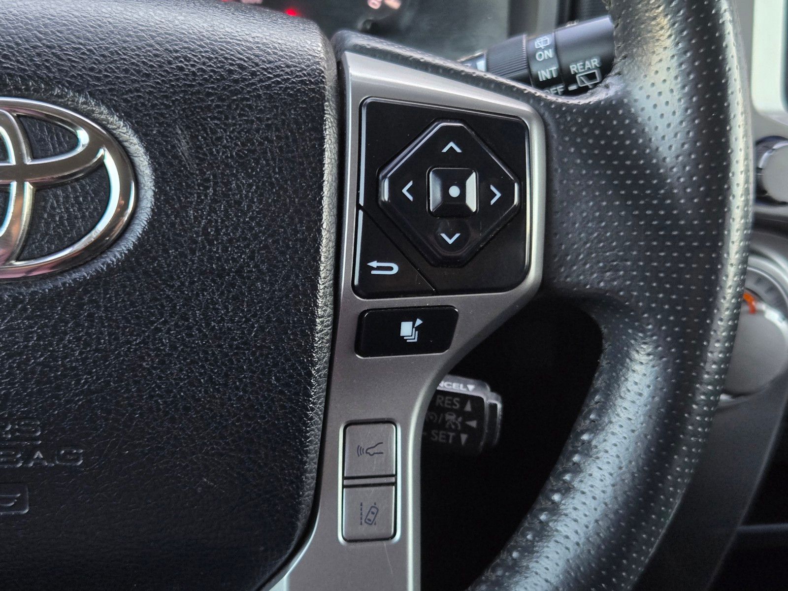 2022 Toyota 4Runner SR5 Premium - Photo 19