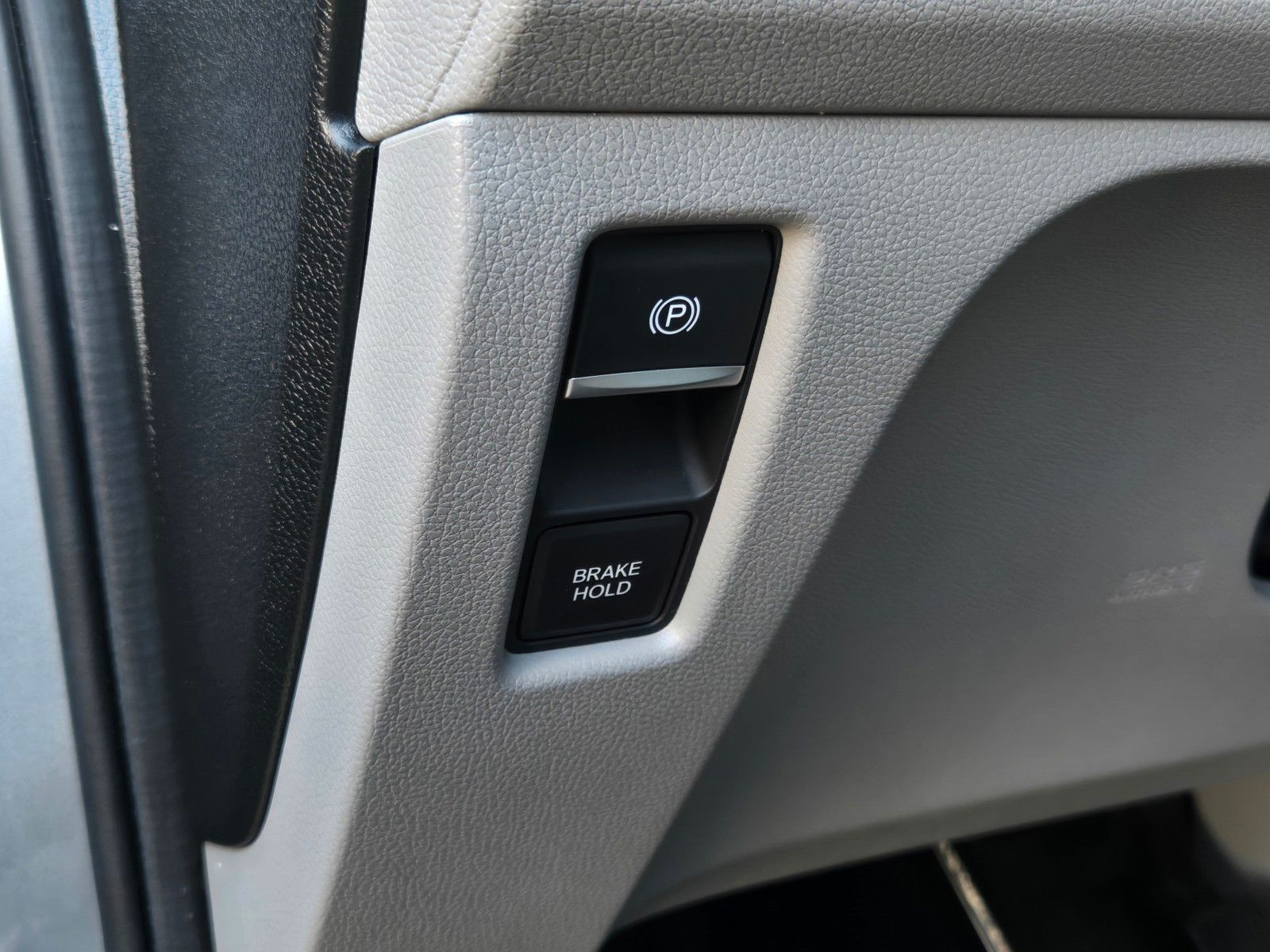 2024 Honda Odyssey EX-L - Photo 19