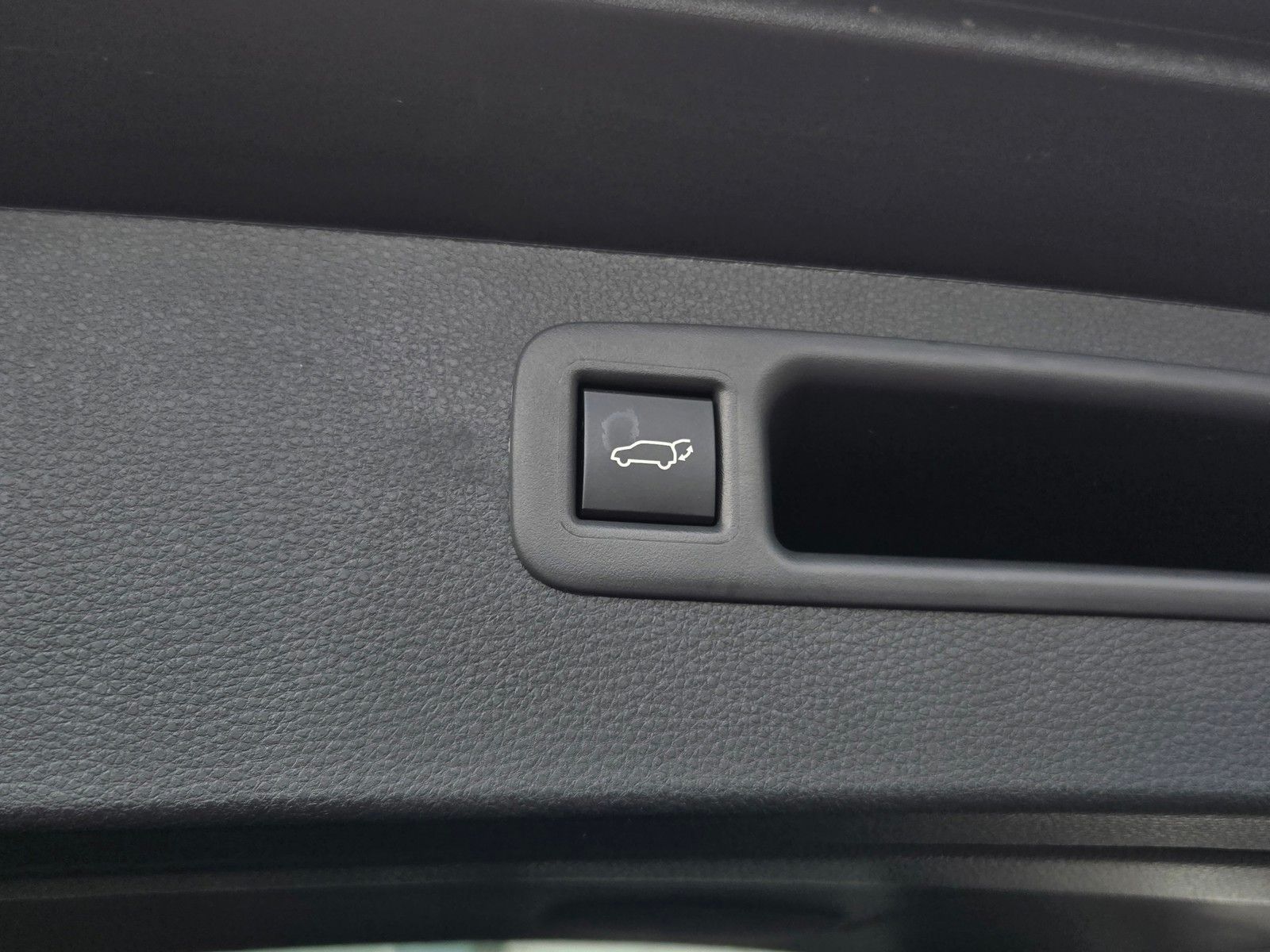 2026 Toyota Highlander Platinum - Photo 28