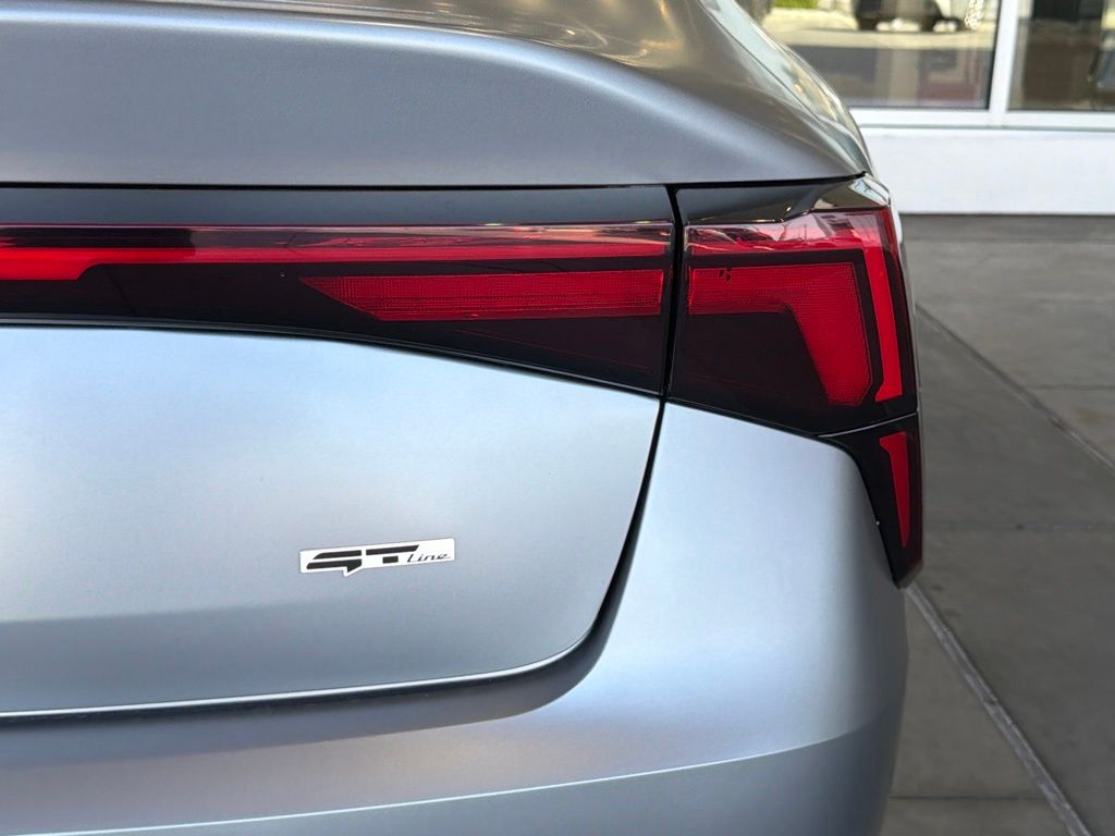 2025 Kia K5 GT-Line - Photo 13