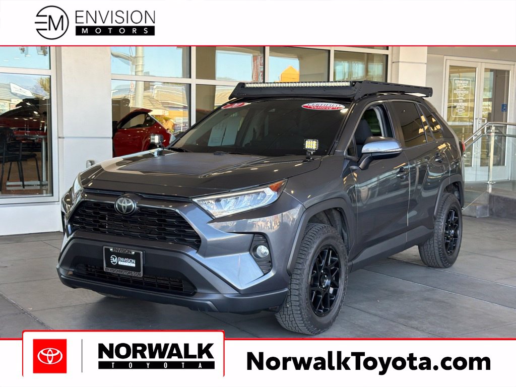 2020 Toyota RAV4 XLE — photo 1 of 23