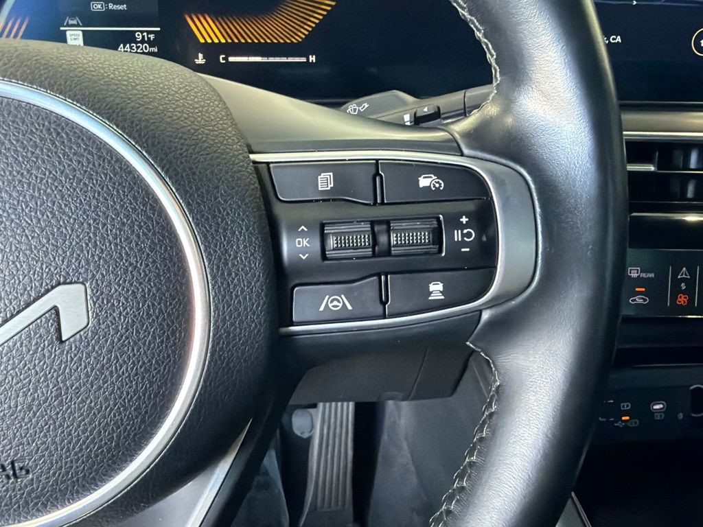 2025 Kia K5 GT-Line - Photo 25