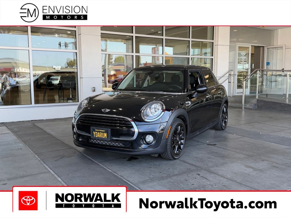 2018 MINI Cooper 4 Door's photo
