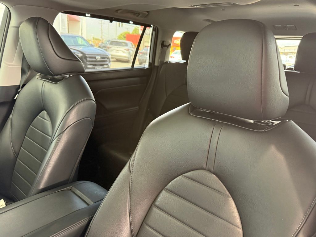 2024 Toyota Highlander XLE - Photo 24