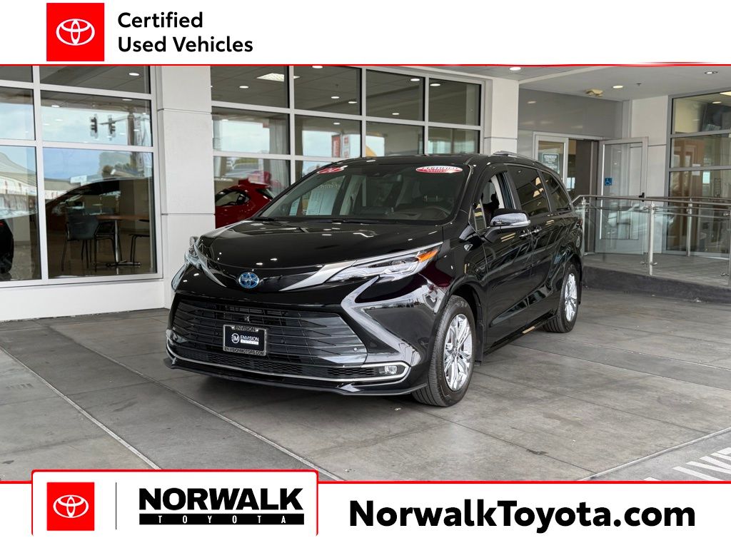 2024 Toyota Sienna Platinum 7-Passenger Hybrid AWD's photo