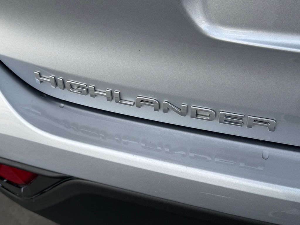2024 Toyota Highlander XLE - Photo 14