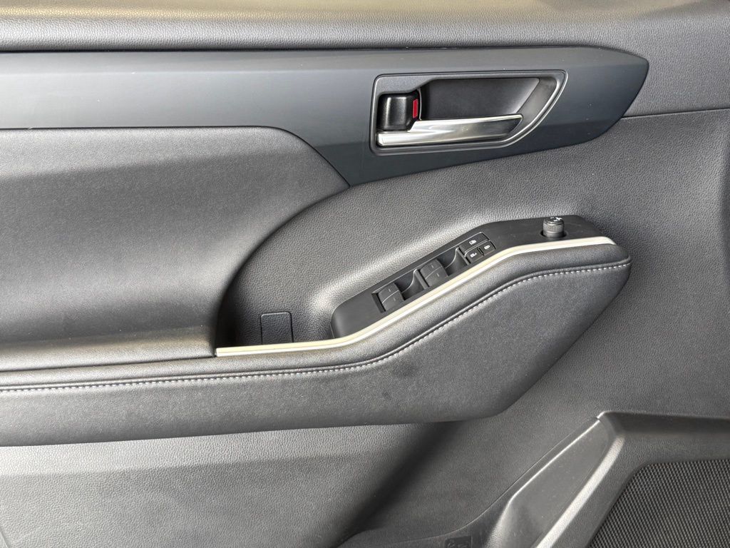 2024 Toyota Highlander XLE - Photo 20