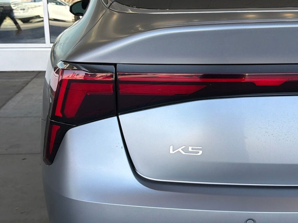 2025 Kia K5 GT-Line - Photo 11