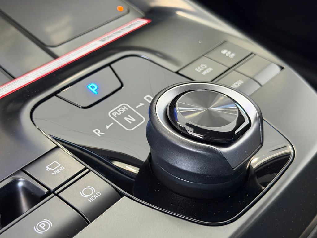2026 Toyota C-HR XSE - Photo 26