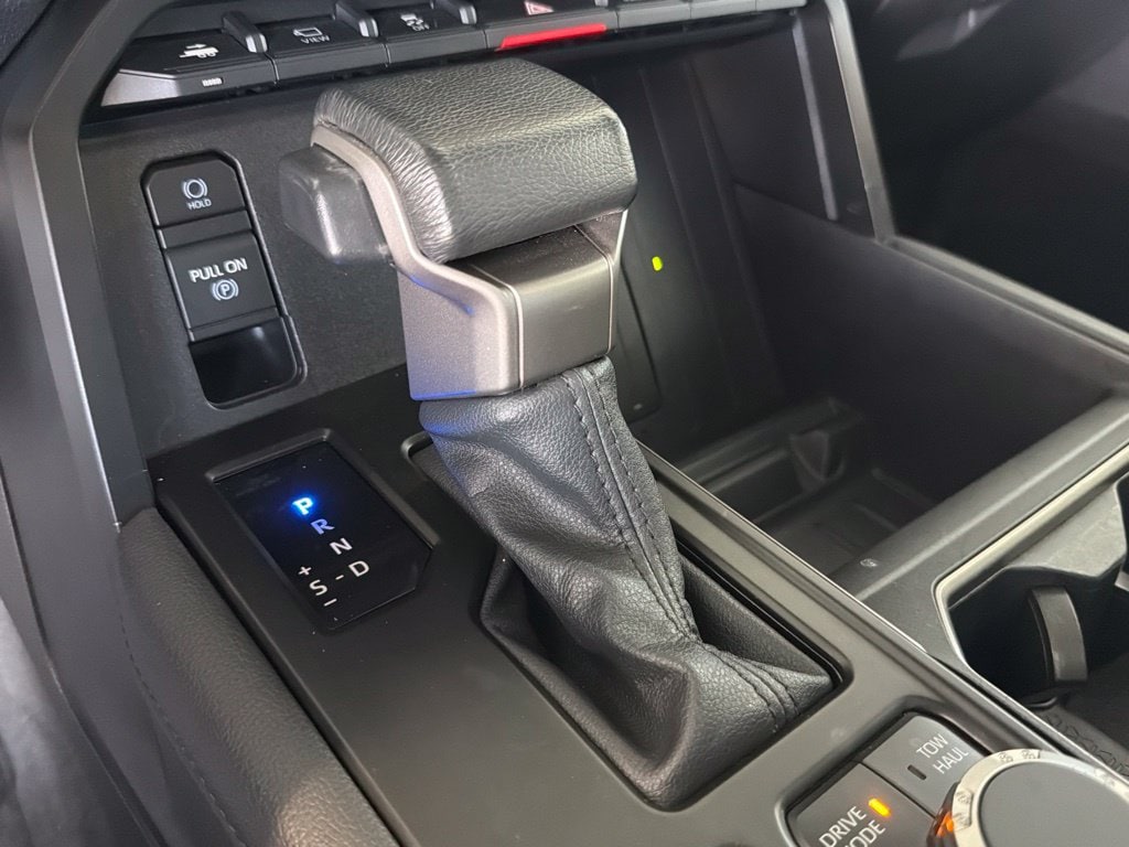 2024 Toyota Tundra Limited - Photo 29