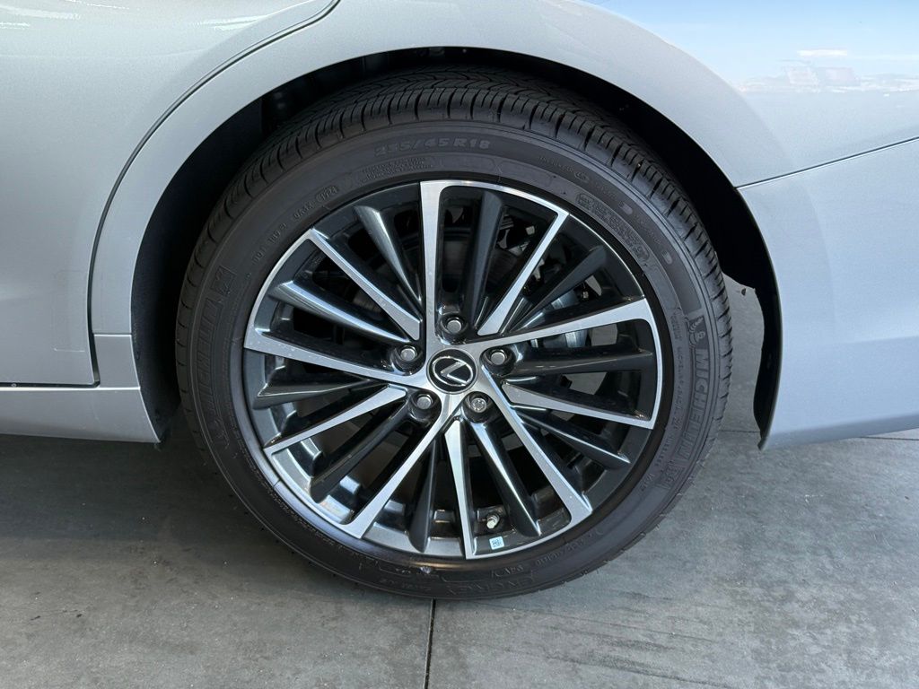 2024 Lexus ES 250 - Photo 15