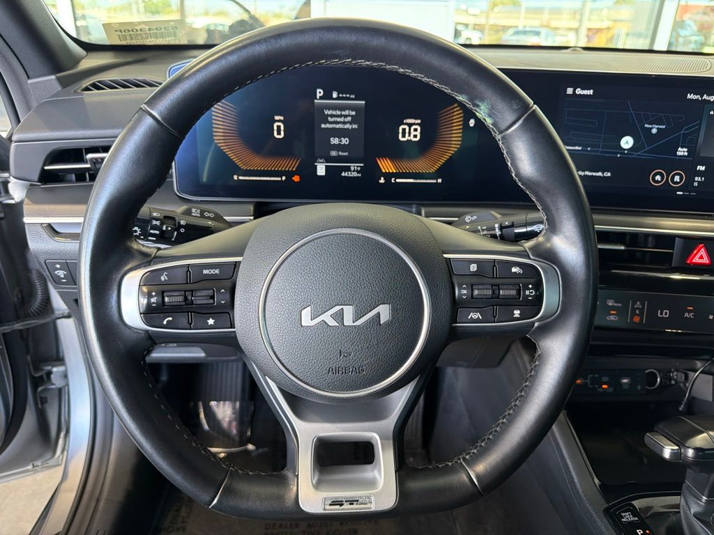 2025 Kia K5 GT-Line - Photo 23