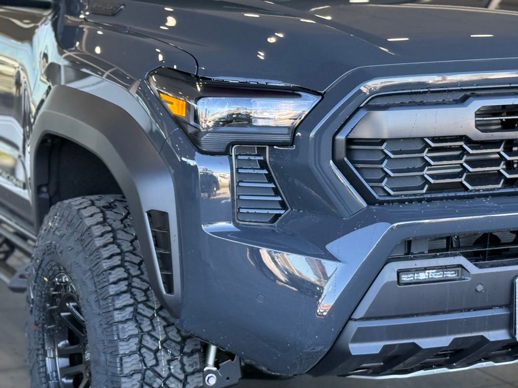 2026 Toyota Tacoma TRD Off Road - Photo 8