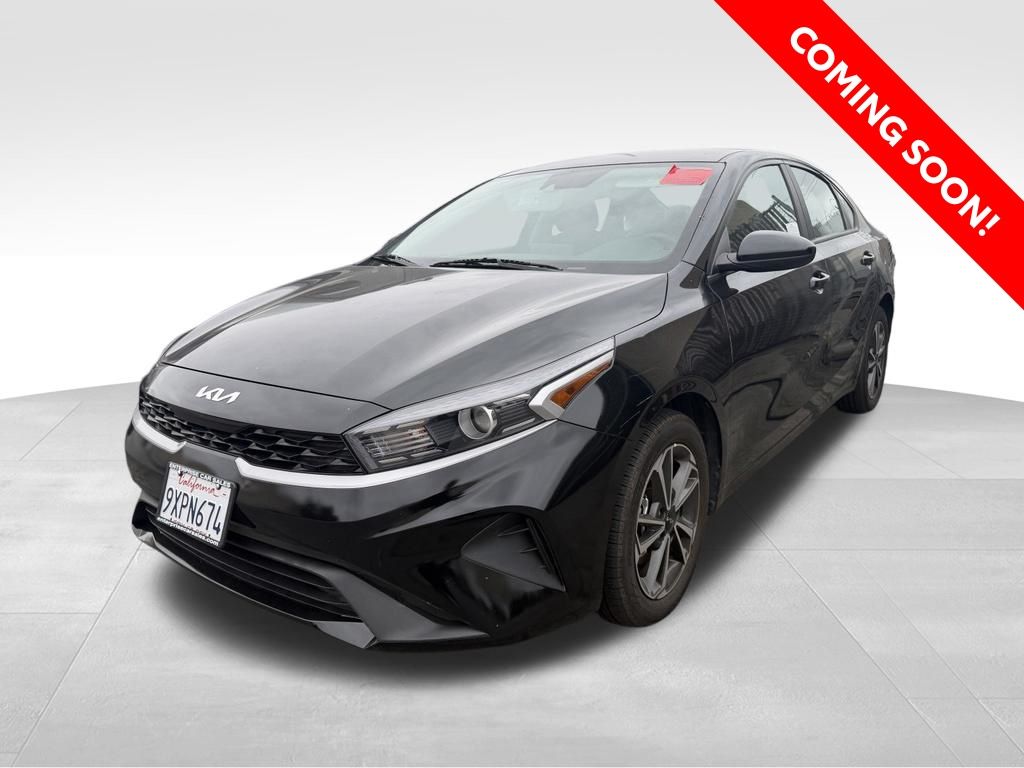 2023 Kia Forte LXS AT's photo