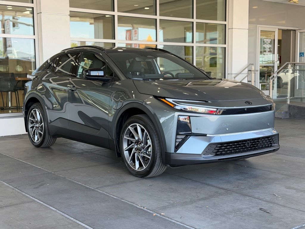 2026 Toyota C-HR XSE - Photo 6