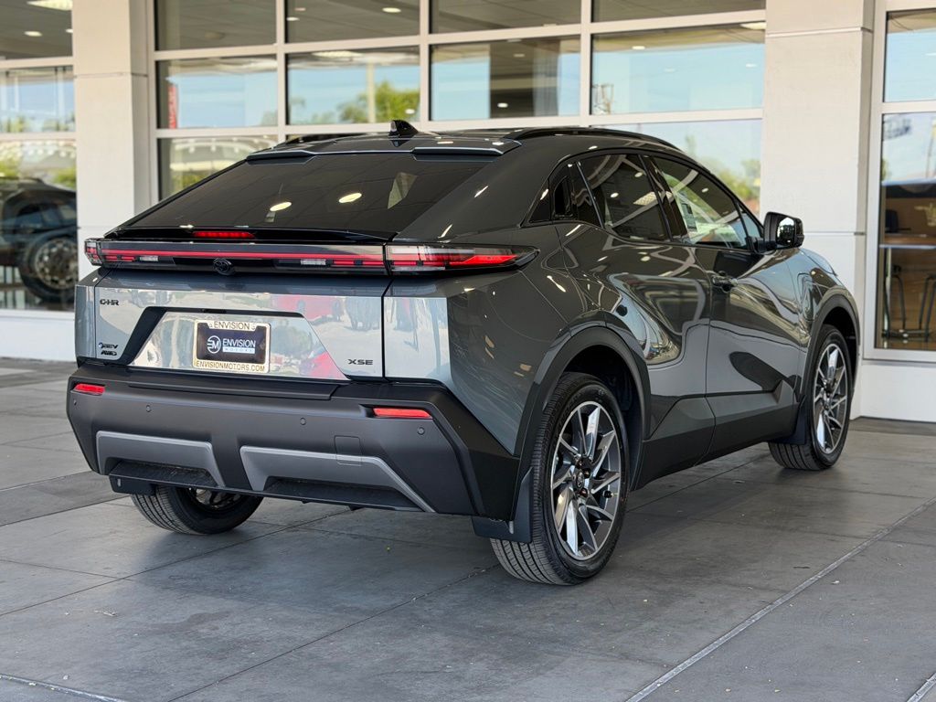 2026 Toyota C-HR XSE - Photo 13