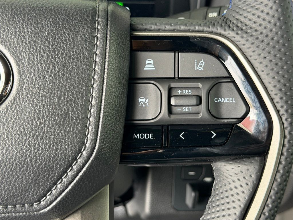 2026 Toyota Sequoia Platinum - Photo 27