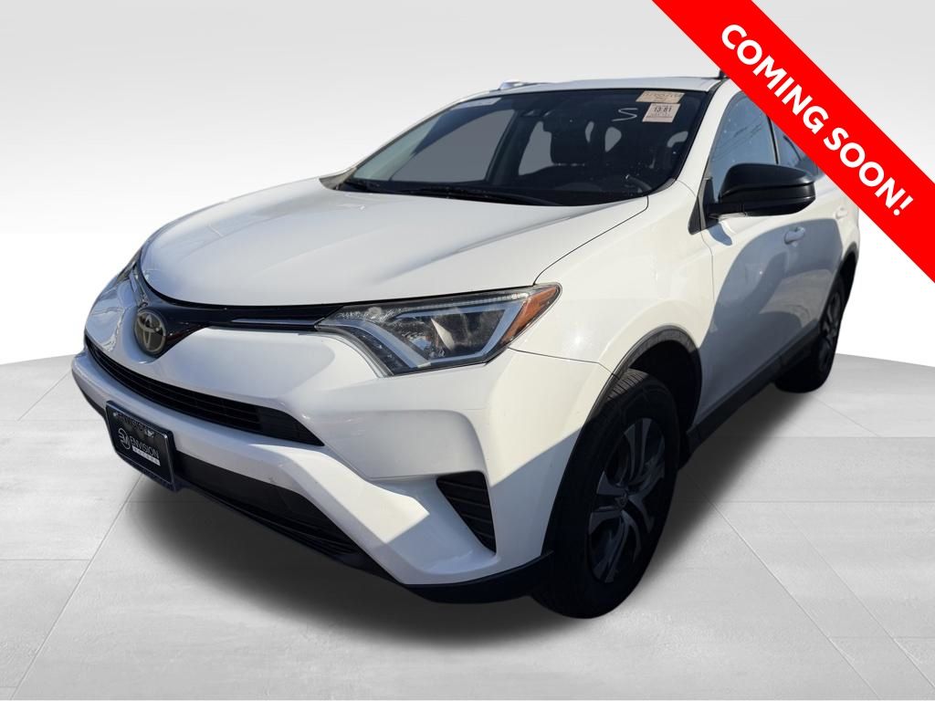 2018 Toyota RAV4 LE's photo