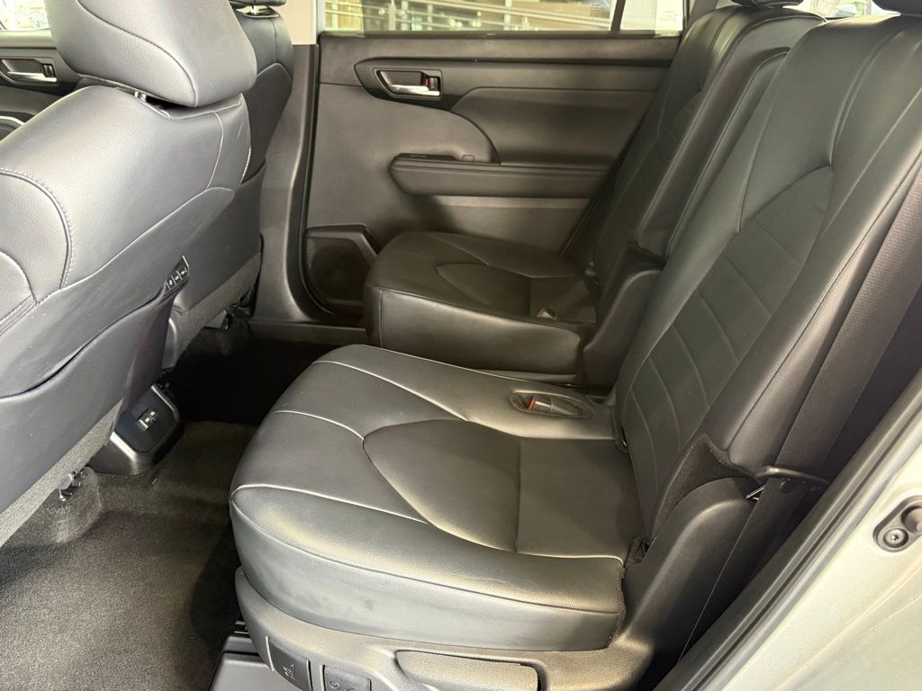 2024 Toyota Highlander XLE - Photo 35